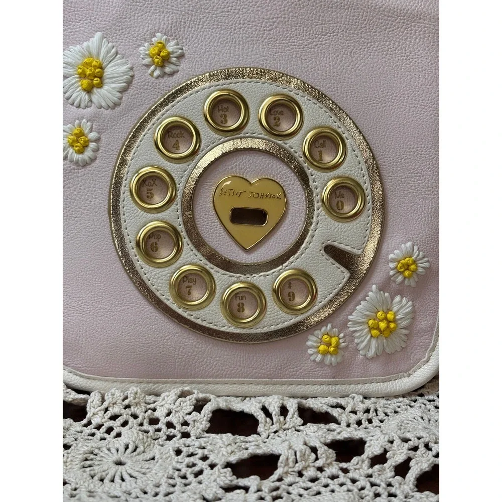 Betsey Johnson Call Me Phone Crossbody Bag Pink Daisy Bluetooth Handset Y2K - Picture 4 of 16